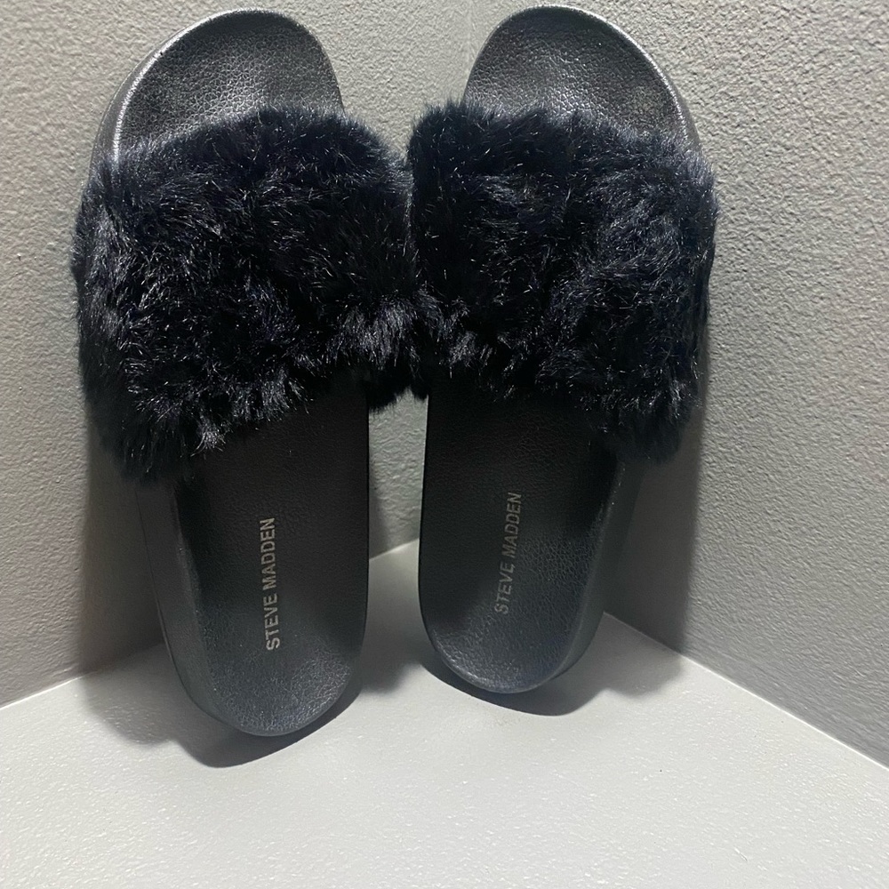 Steve Madden softey faux fur slides